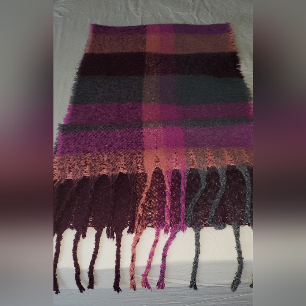 Extra long, warm, cozy Juicy Couture knit scarf